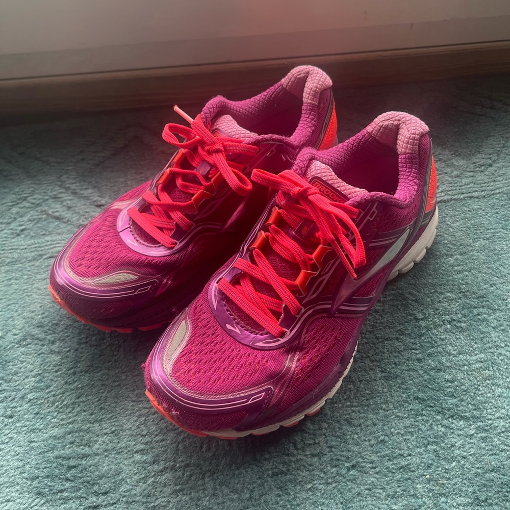 Brooks Running Sneakers